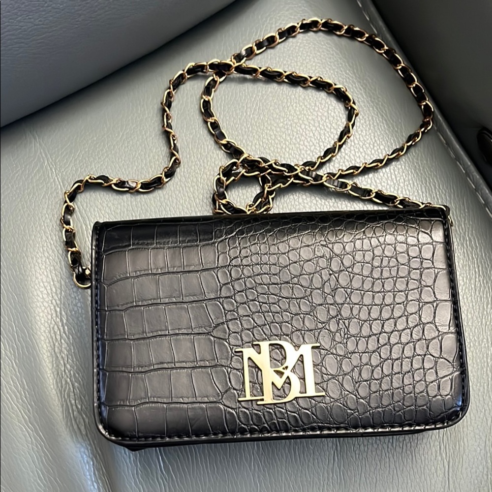 Black Croc-Embossed Badgley Mischka with Gold Chain